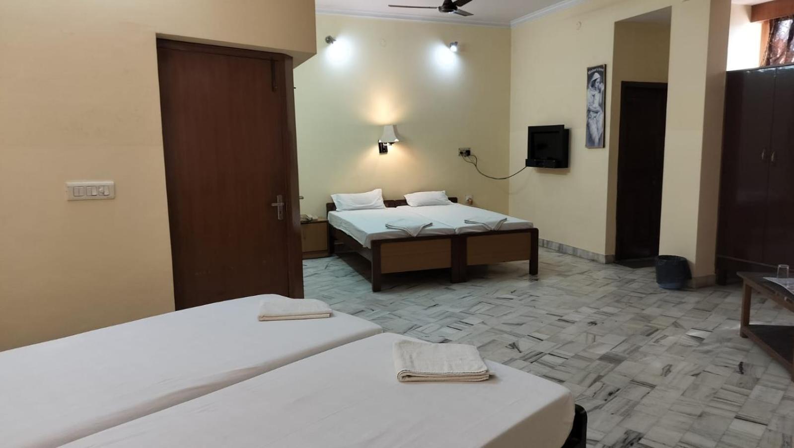 Sarnath Motel And Resort Varanasi Exterior photo